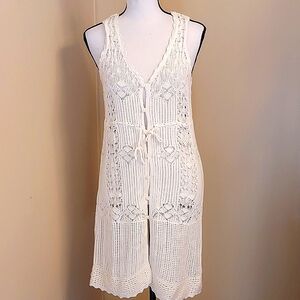 Uniqlo Cream Crochet Sleeveless Cardigan